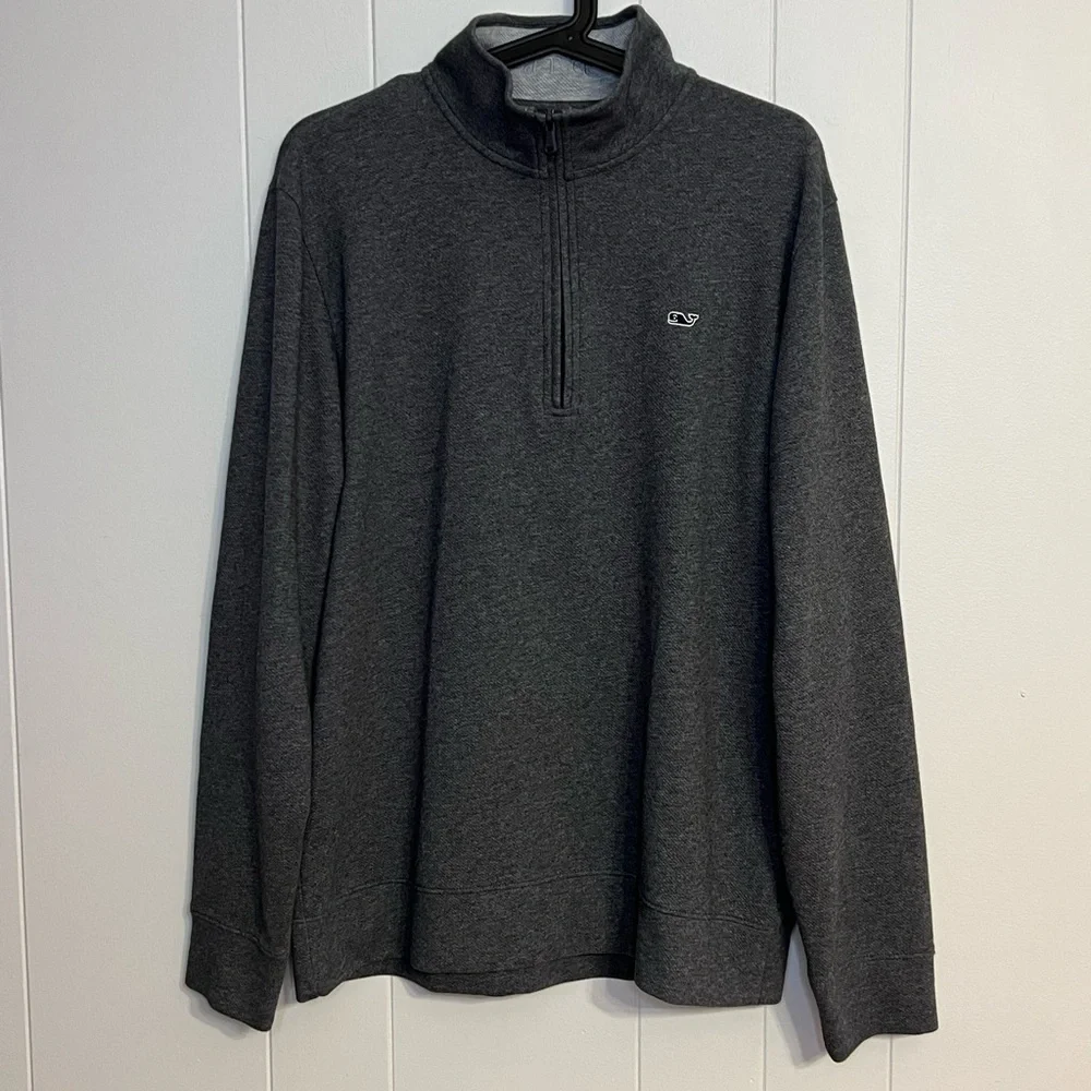 Vineyard vines, gray quarter zip pullover sweater size M‎